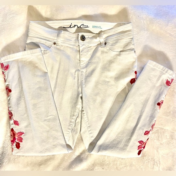 INC International Concepts Denim - INC International Concepts Womens White with Pink Flowers Crop Skinny Jeans